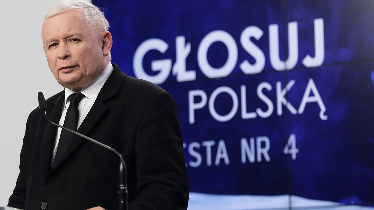 Prezes PiS w TVP3 Lublin przekonywał, że „w obecnym momencie dziejów Unii mogą nastąpić zmiany i to zmiany pozytywne” (fot. PAP/Wojciech Olkuśnik)
