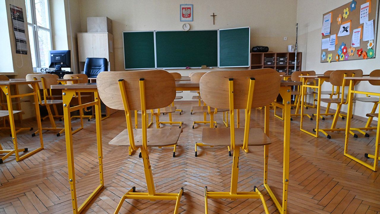 Wypłaty wyrównań dla nauczycieli mają nastąpić w lutym 2022 r. (fot. arch.PAP/Marcin Bielecki)
