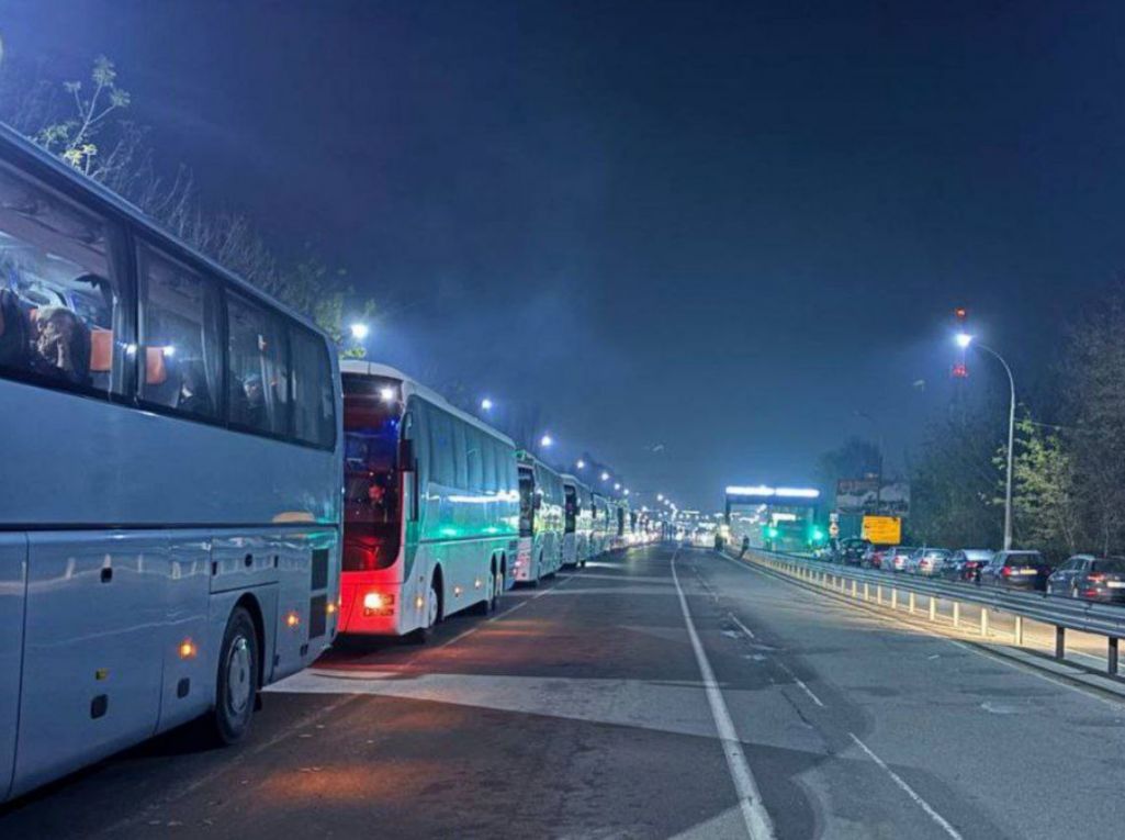 Чарга з аўтобусаў на пераходзе «Берасце – Тэрэспаль». Фота: АВТОБУС Брест-Тересполь / Telegram