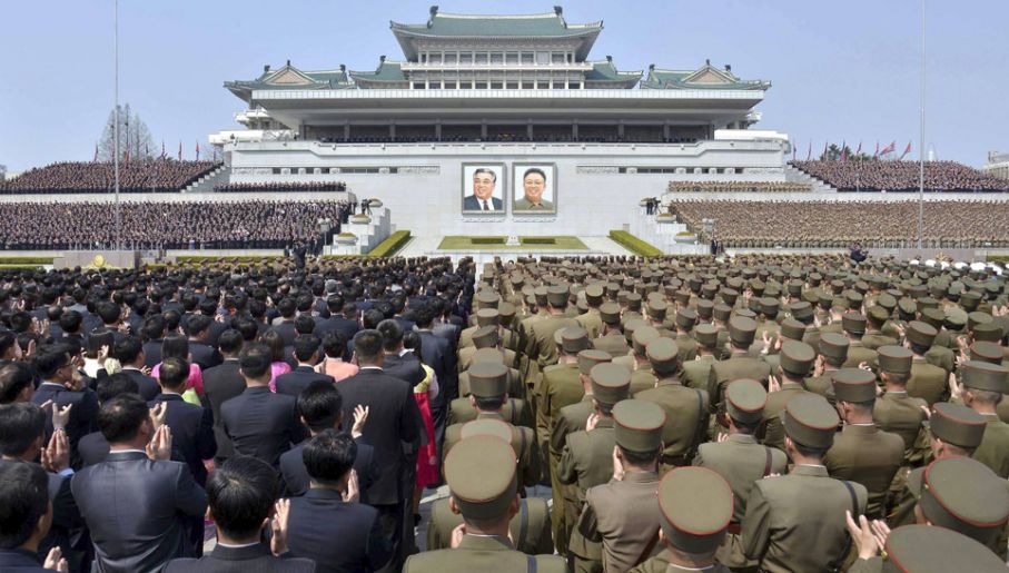 Kult rodziny Kima to oficjalna religia Korei Północnej (fot. PAP/Newscom)