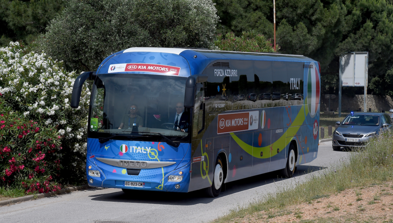 Autobus reprezentacji Włoch nie odjedzie bez pewnego pasażera... (fot. Getty)