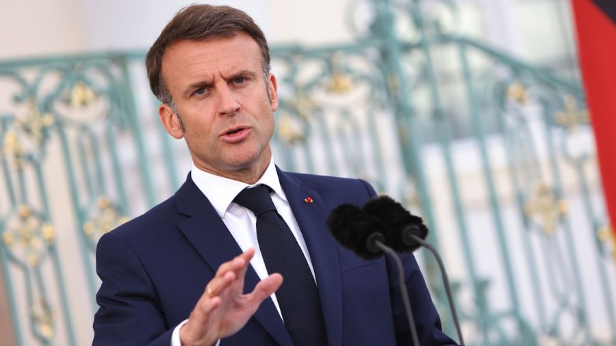 Emmanuel Macron zapowiedział nowe sankcje na Rosję w ciągu kilku dni (fot. Getty Images)