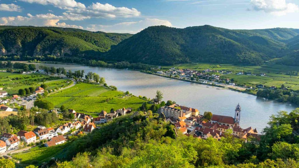 Austriacka dolina Wachau nad rzeką Dunaj w 2000 r. została wpisana na listę światowego dziedzictwa UNESCO. Fot. Kochneva Tetyana/ Shutterstock