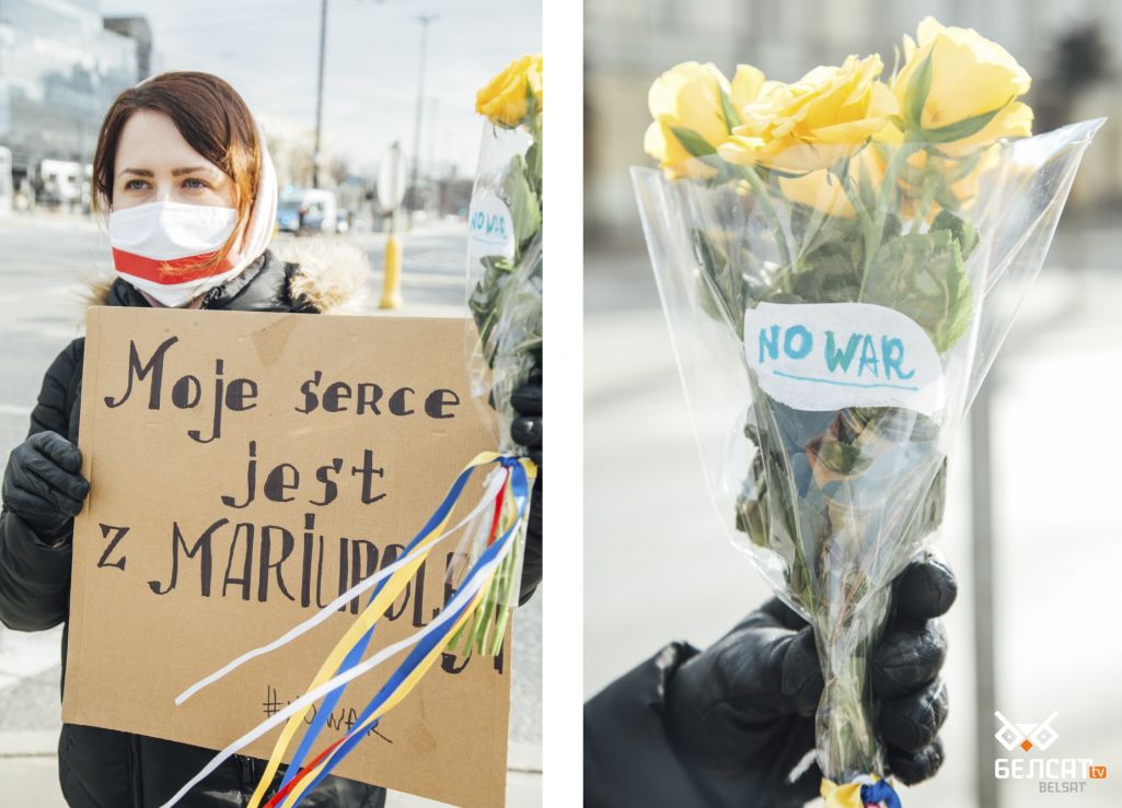 У Варшаве прайшла акцыя «Жанчыны супраць вайны». Жанчыны ў белым зноў выйшлі на вуліцы разам, каб сказаць «не» гвалту, нянавісці і вайне ва Украіне. Першая такая акцыя прайшла ў Менску 12 жніўня 2020 года як рэакцыя на жорсткія затрыманні і забойствы ў Беларусі пасля прэзідэнцкіх выбараў. 6 сакавіка 2022 года. Варшава, Польшча. (Фота: Белсат)