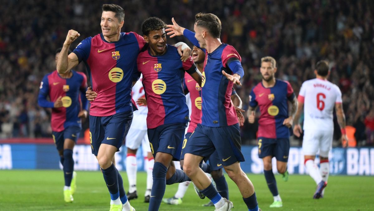 Polscy sędziowie pracować będą przy meczu Barcelony (fot. Getty) Polscy sędziowie pracować będą przy meczu Barcelony (fot. Getty)