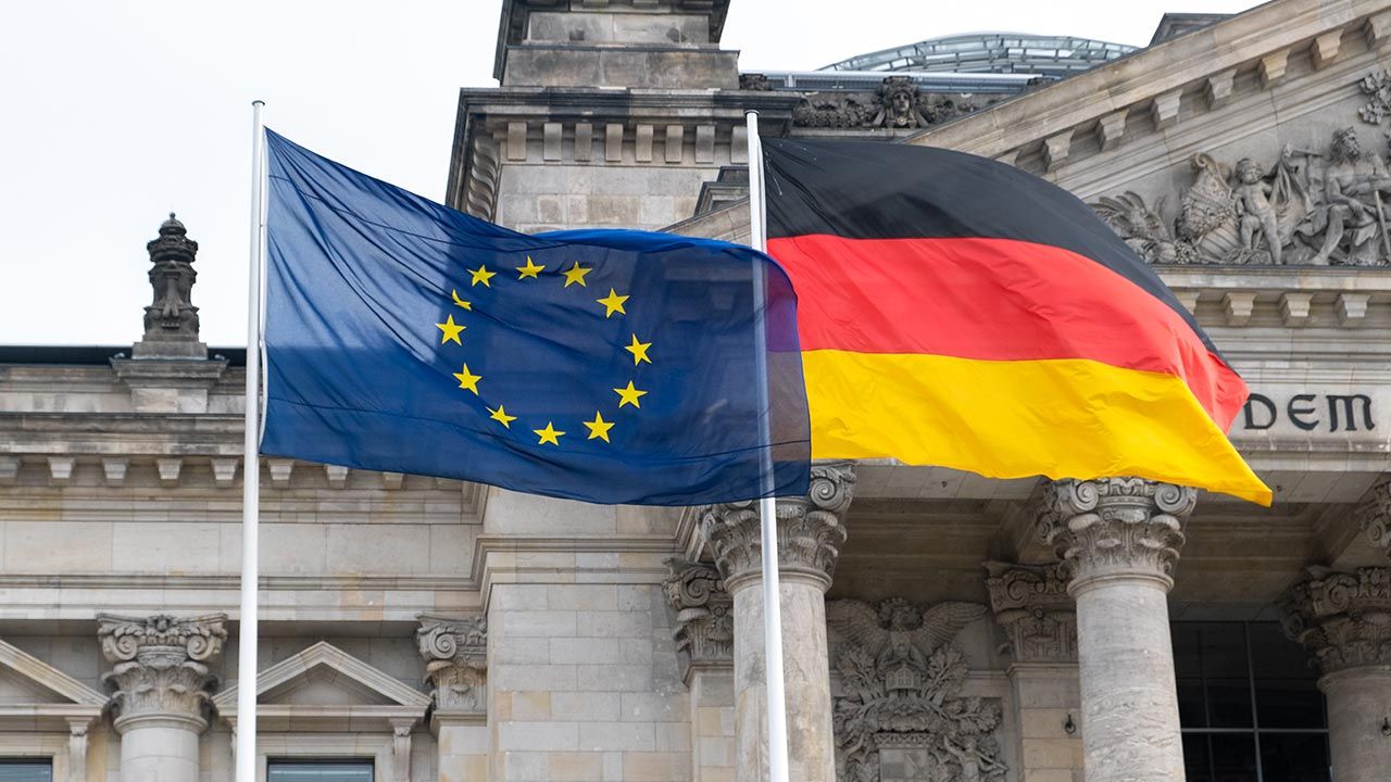 Niemiecki minister zasugerował, że fundusze mogą nie dotrzeć do beneficjentów (fot. Shutterstock/Antonio404)