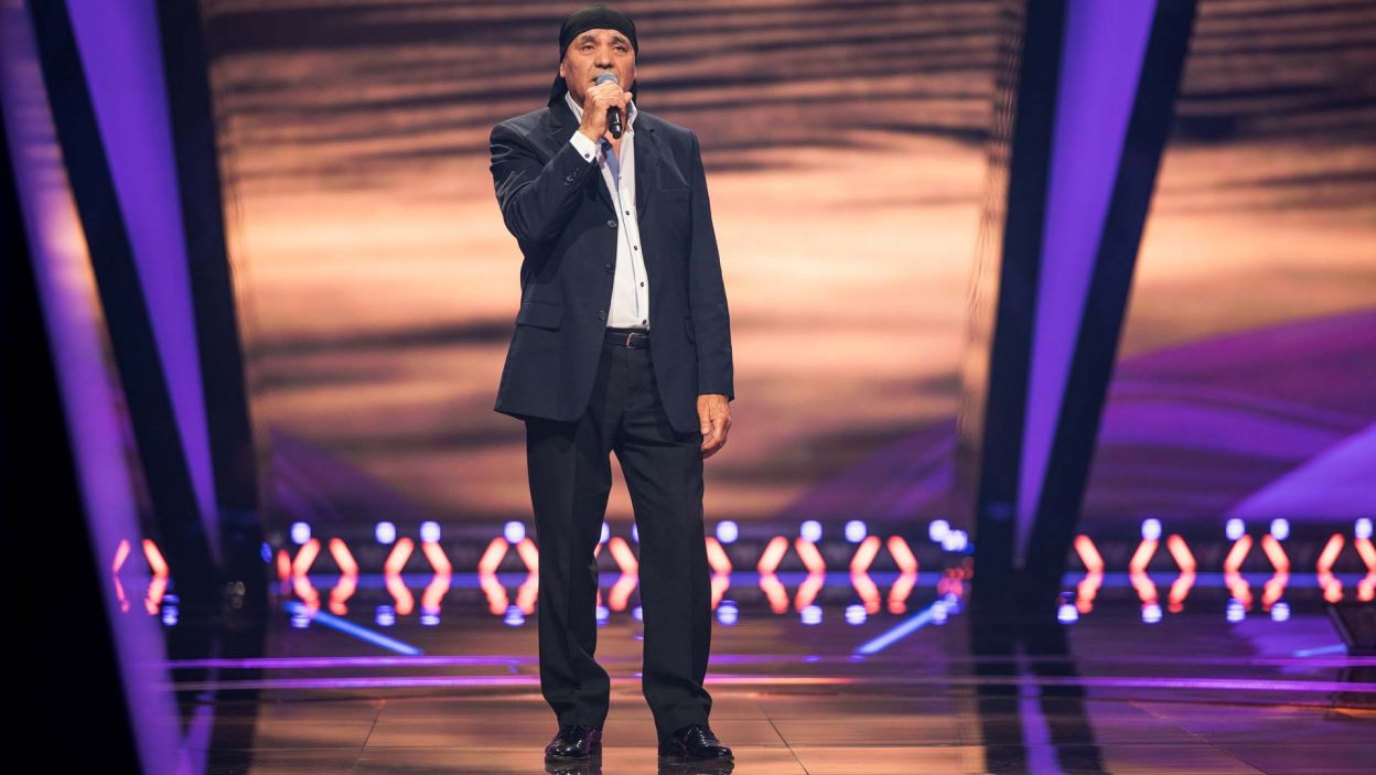 Mirosław Dymitrak zaśpiewał „Feelings”, utwór brazylijskiego piosenkarza Morrisa Alberta. Fot. Waldemar Kompała/ TVP