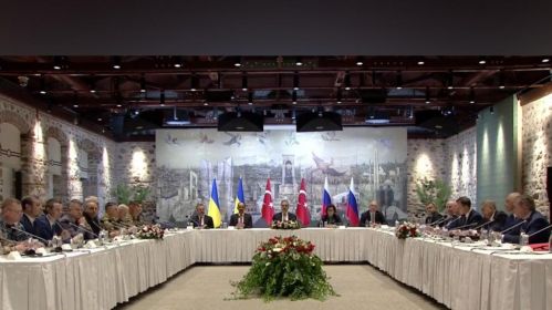 Прадстаўнікі Украіны, Турцыі і Расеі на перамовах у Стамбуле 16 траўня 2025 года