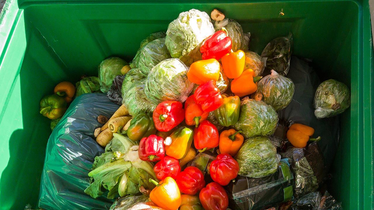 Marnotrawstwo żywności to w dużej mierze wina konsumentów (fot. SHutterstock/ joerngebhardt68) Marnotrawstwo żywności to w dużej mierze wina konsumentów (fot. SHutterstock/ joerngebhardt68)