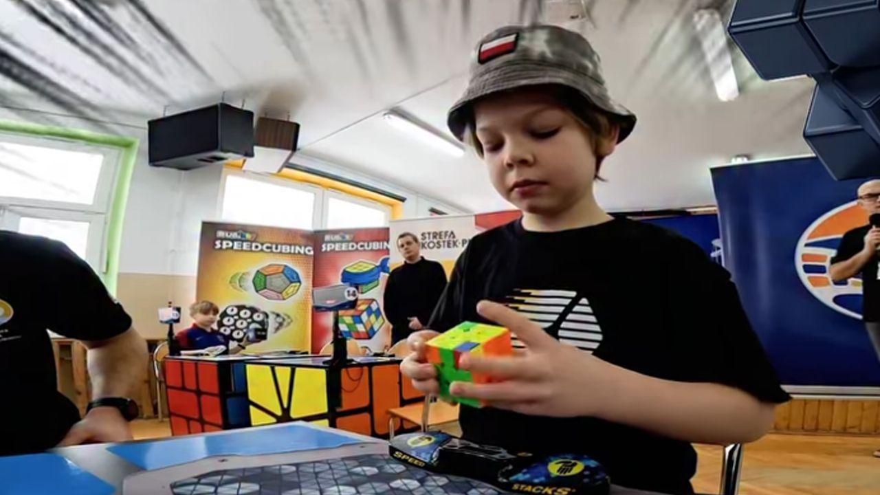 Teodor Zajder najszybszy na świecie w speedcubingu. Niesamowity wyczyn młodego Polaka