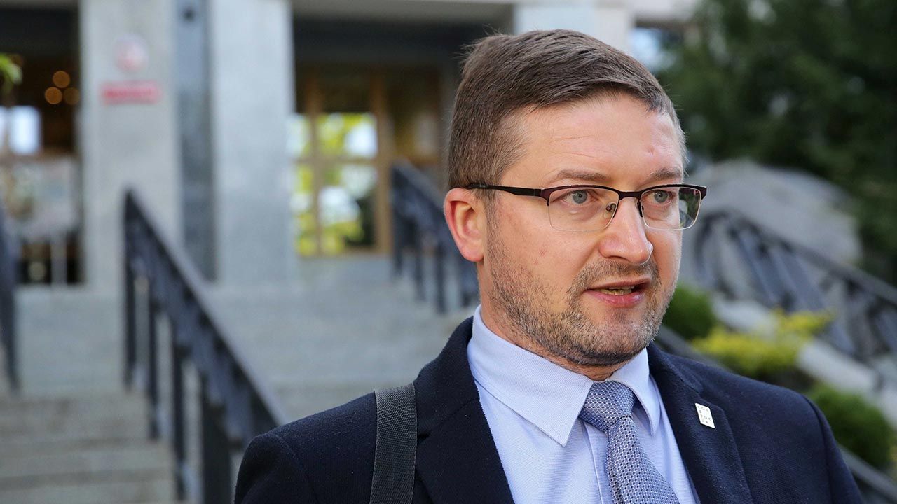 Sędzia Paweł Juszczyszyn ponownie zawieszony (fot.  PAP/Tomasz Waszczuk)