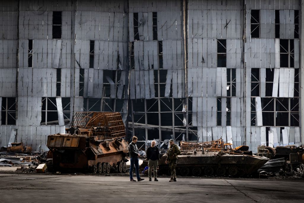 Разбураны аэрапорт побач з Гастомелем. Украіна, 2022 год. Фота: Dominic Chiu/SOPA Images/LightRocket via Getty Images