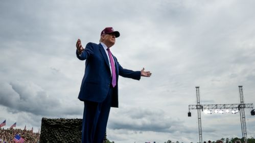 Прэзідэнт ЗША Доналд Трамп выступае ў Форце Брэг