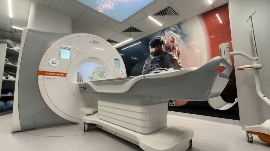 Nowoczesny rezonans magnetyczny już działa w szpitalu na Pomorzanach (fot. M. Iżakowski / Uniwersytecki Szpital Kliniczny nr 2 PUM w Szczecinie)