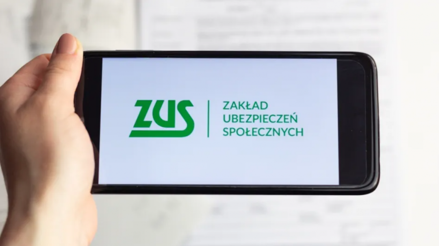 Z aplikacji mobilnej mZUS korzysta ponad 700 tys. osób (fot. Shutterstock)