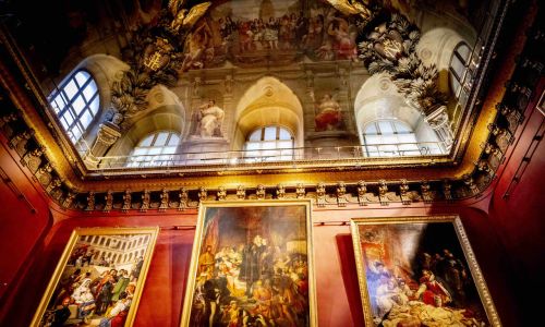 В настоящее время Лувр признает себя владельцем 75 артефактов, присвоенных в Европе в революционную и наполеоновскую эпохи. Фото: Утрехт Робин/ABACA / Abaca Press / Forum