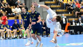 Polacy przegrali drugi towarzyski mecz ze Szwedami (fot. ZPRP / Paweł Bejnarowicz) Polacy przegrali drugi towarzyski mecz ze Szwedami (fot. ZPRP / Paweł Bejnarowicz)