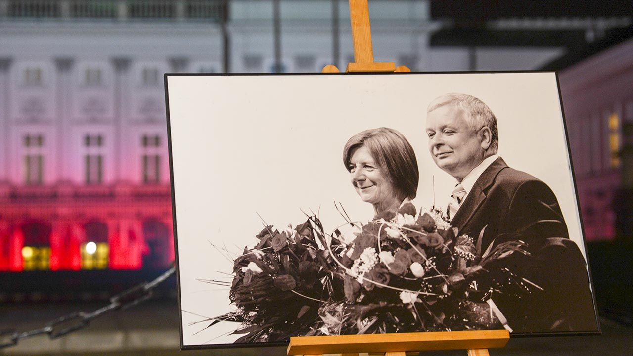 Lech Kaczyński i jego małżonka Maria zginęli 10 kwietnia 2010 roku (fot. Artur Widak/NurPhoto via Getty Images) Lech Kaczyński i jego małżonka Maria zginęli 10 kwietnia 2010 roku (fot. Artur Widak/NurPhoto via Getty Images)