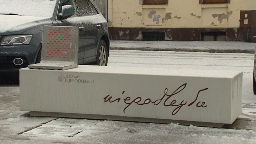 Ławka Niepodległości w Kargowej, fot. Mariusz Gabriel