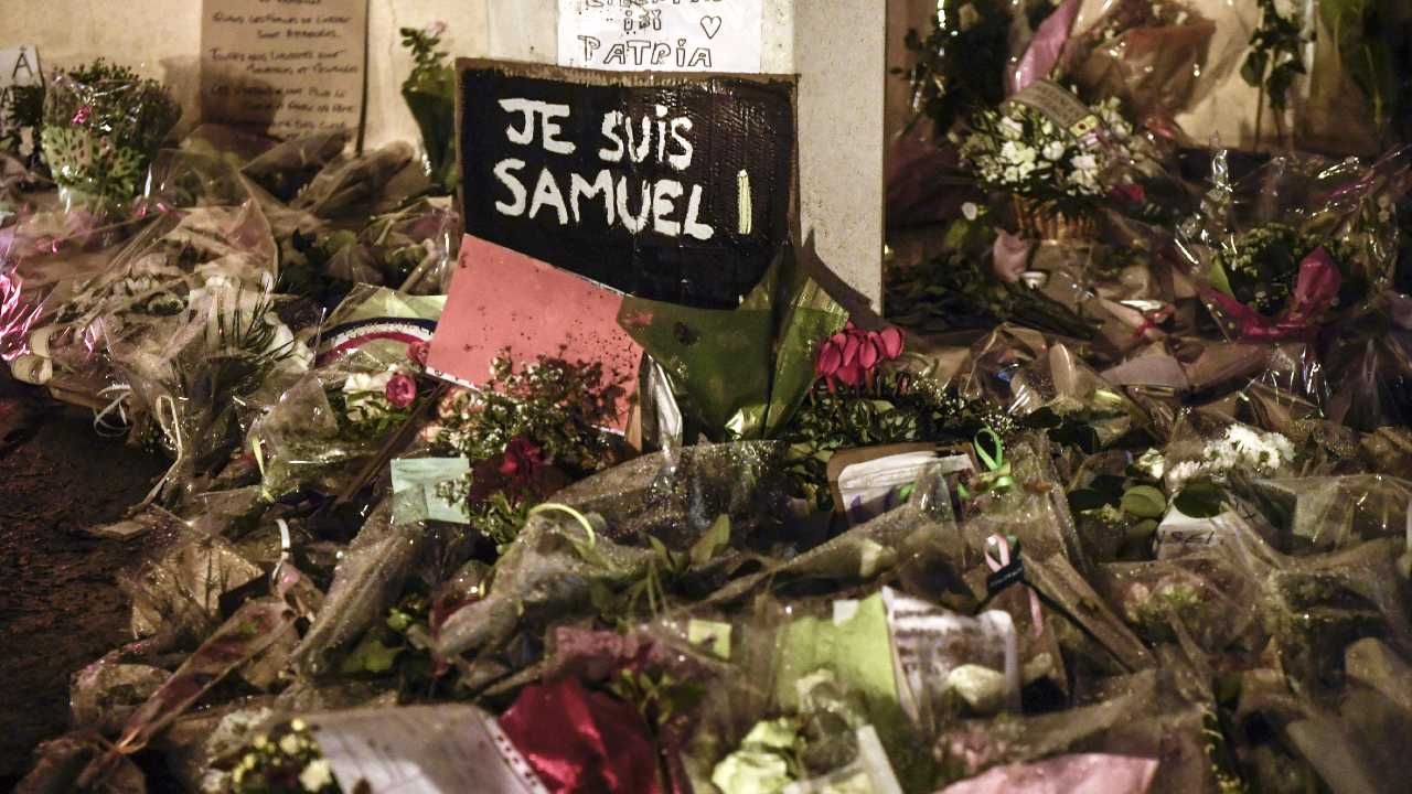Zbrodnia wstrząsnęła Francją (fot. PAP/EPA/JULIEN DE ROSA) Zbrodnia wstrząsnęła Francją (fot. PAP/EPA/JULIEN DE ROSA)