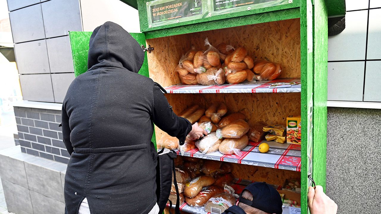 Wyrzucamy setki kilogramów żywności rocznie. Kumulacja w święta