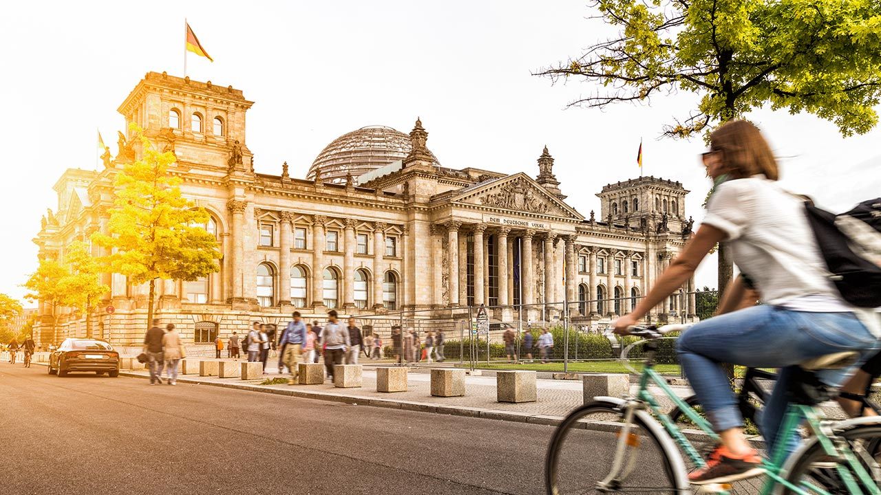 61 proc. Niemców stwierdziło, że bardziej niż o własne zdrowie, obawia się załamania gospodarczego (fot. Shutterstock/canadastock) 61 proc. Niemców stwierdziło, że bardziej niż o własne zdrowie, obawia się załamania gospodarczego (fot. Shutterstock/canadastock)
