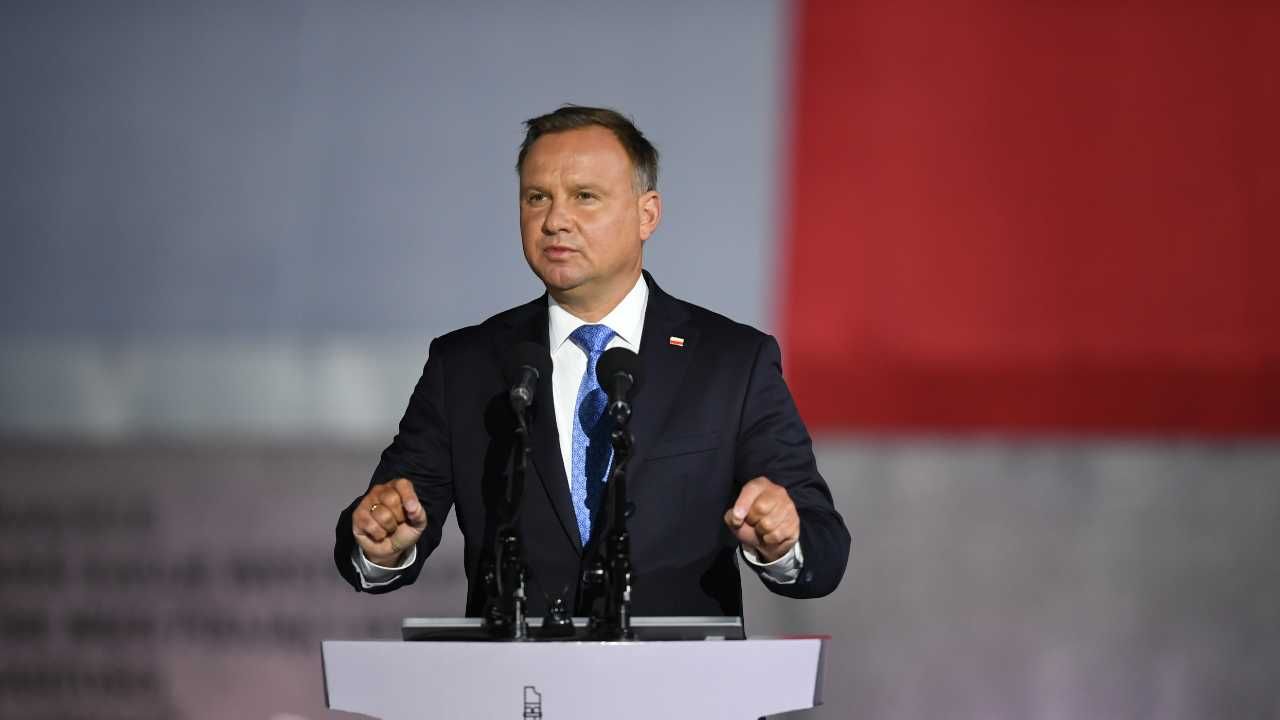 Prezydent Andrzej Duda złożył hołd poległym (fot. PAP/Adam Warżawa) Prezydent Andrzej Duda złożył hołd poległym (fot. PAP/Adam Warżawa)