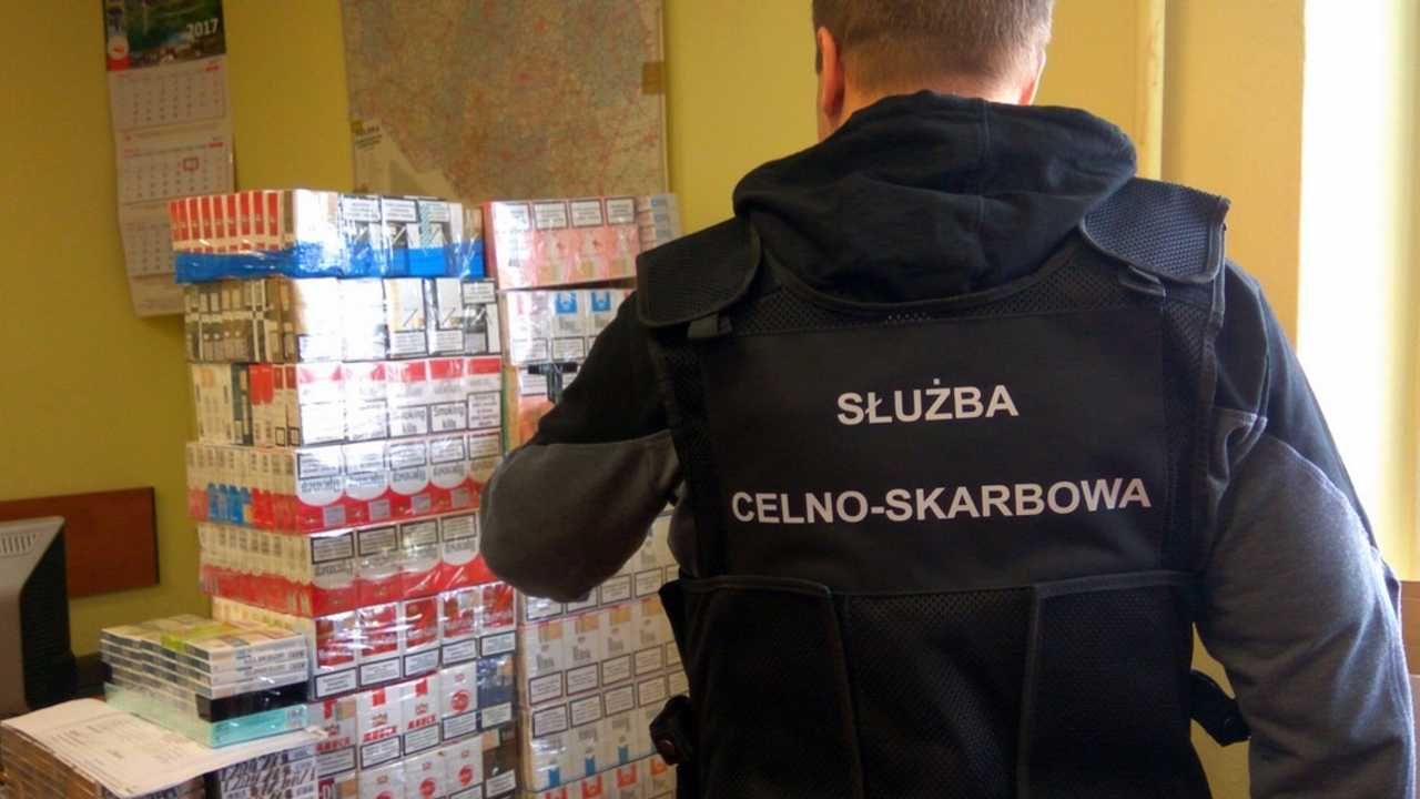 kontrabanda jest warta około 700 tysięcy złotych (fot. KAS) kontrabanda jest warta około 700 tysięcy złotych (fot. KAS)