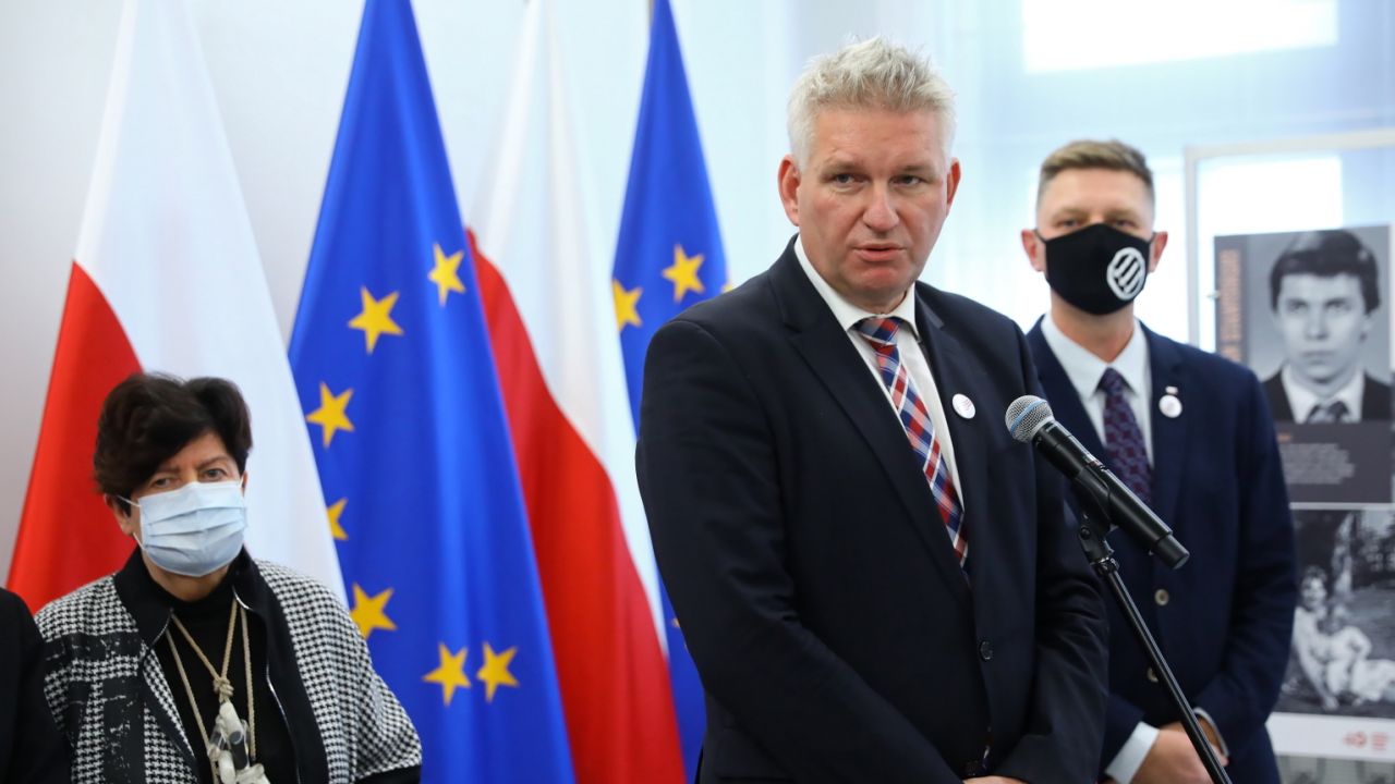 Senator Wojciech Konieczny, Joanna Senyszyn, Andrzej Rozenek (fot. PAP/Rafał Guz)
