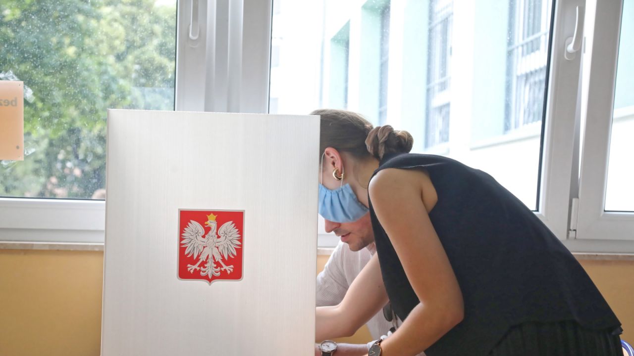 Opisz Proces Uzyskiwania Przez Obywatela Zaświadczenia O Prawie Do Głosowania Wybory prezydenckie/ Piątek ostatnim dniem na odebranie zaświadczenia o