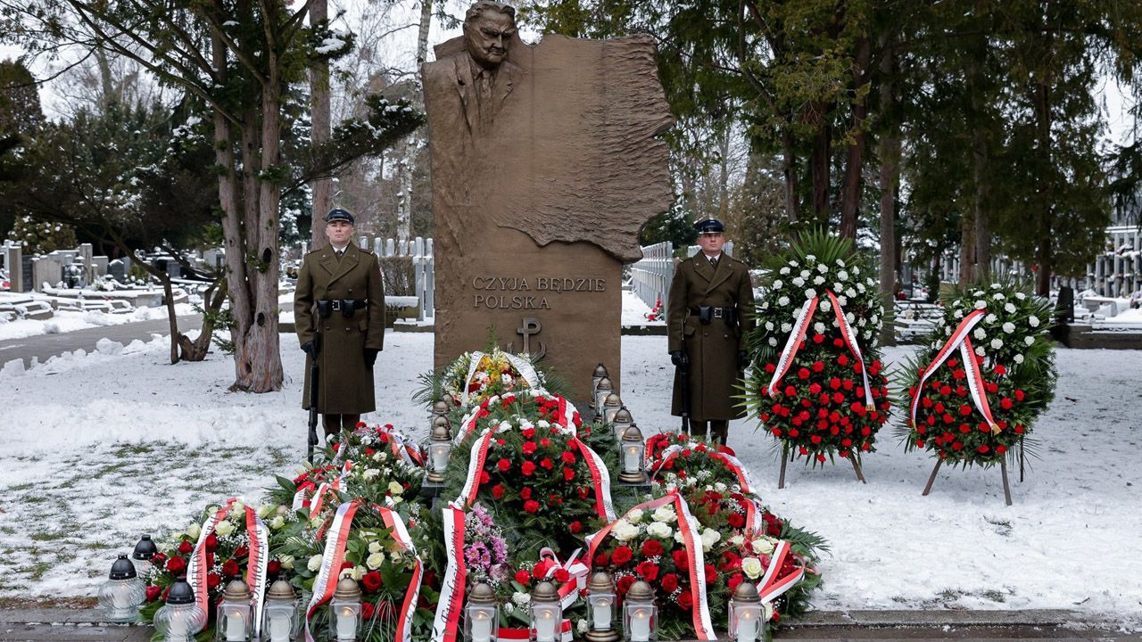 Uroczystości na grobie Jana Olszewskiego (fot. KPRP) Uroczystości na grobie Jana Olszewskiego (fot. KPRP)