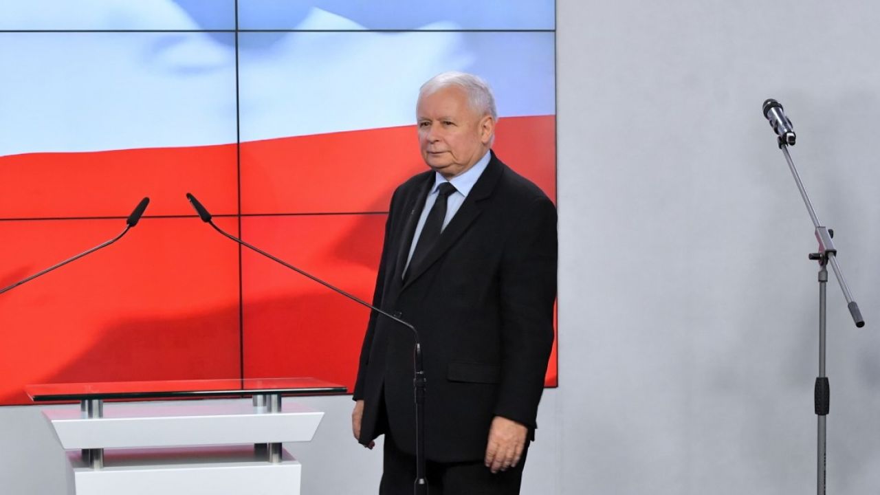 Jak mówi prof. Rafał Chwedoruk, decyzja o wejściu Jarosława Kaczyńskiego do rządu jest „swego rodzaju eksperymentem” (fot. PAP/Radek Pietruszka) Jak mówi prof. Rafał Chwedoruk, decyzja o wejściu Jarosława Kaczyńskiego do rządu jest „swego rodzaju eksperymentem” (fot. PAP/Radek Pietruszka)