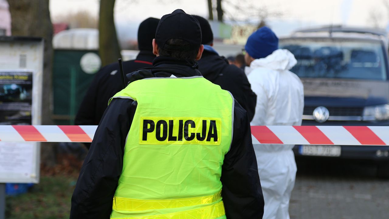 Zabił ojca i ciężko ranił matkę. Jego stan psychiczny nie pozwala na przesłuchanie