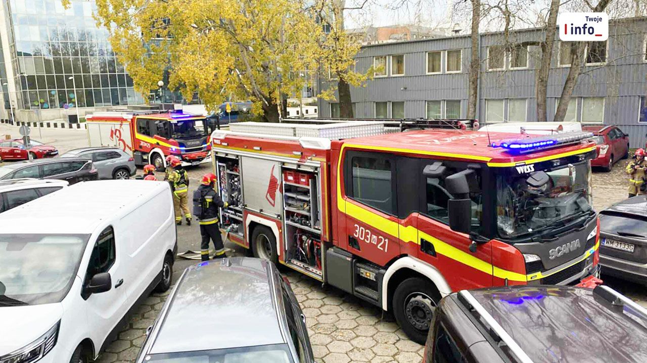 Prawie 200 os&oacute;b trzeba było ewakuować po tym, jak na terenie Wydziału Geologii Uniwersytetu Warszawskiego wybuchł pożar. W budynku przy ul. Żwirki i Wigury zapaliła się rozdzielnia...