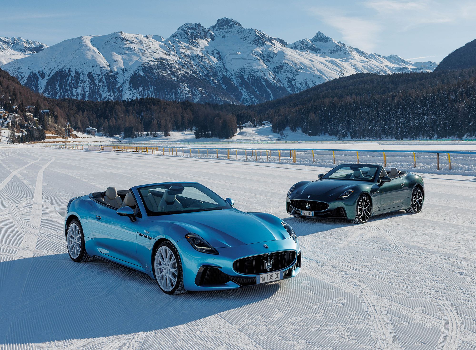 Maserati GranCabrio na zamarzniętym jeziorze w St. Moritz