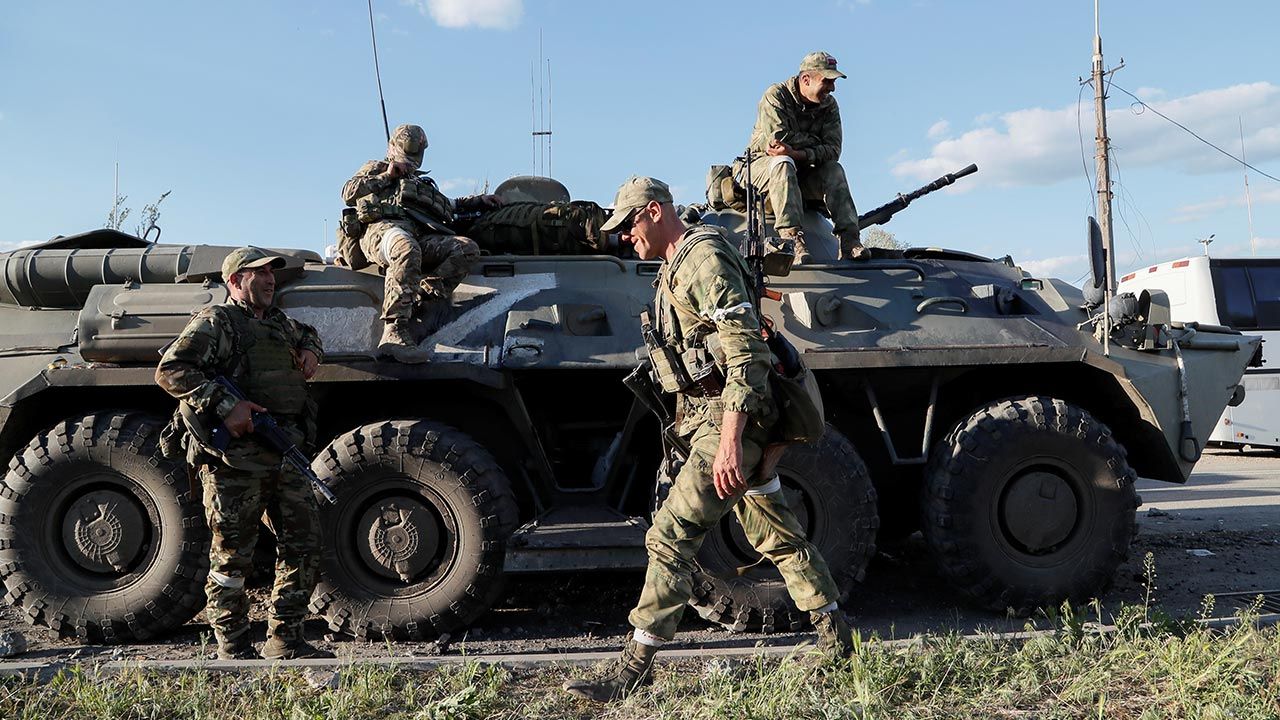 Rosyjscy żołnierze wymuszają haracz od rolników w obwodzie zaporoskim (fot. Forum/Reuters/ALEXANDER ERMOCHENKO)