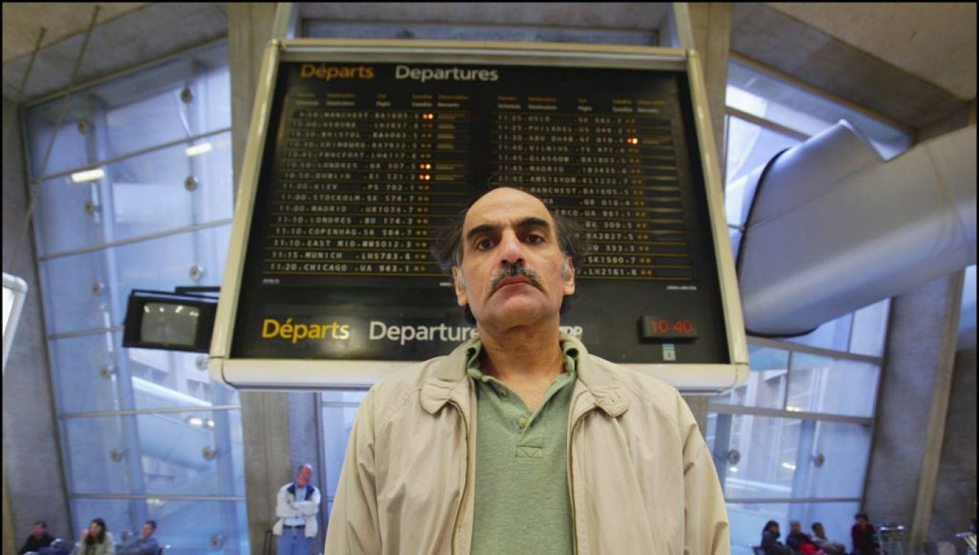 Irańczyk Merhan Karimi Nasseri zmarł tam, gdzie żył - na lotnisku. (Fot. Alexis DUCLOS/Gamma-Rapho; Getty Images)