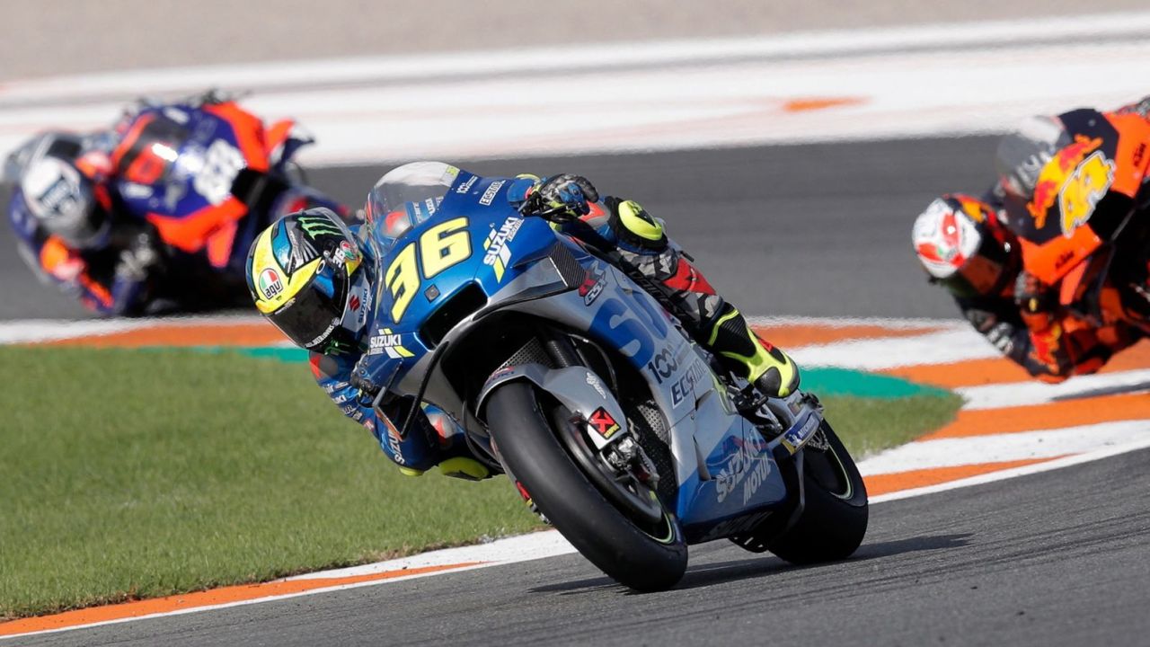 Hiszpan Joan Mir (na zdjęciu) wygrał na torze Cheste pod Walencją wyścig o Grand Prix Europy (fot. PAP / EPA)