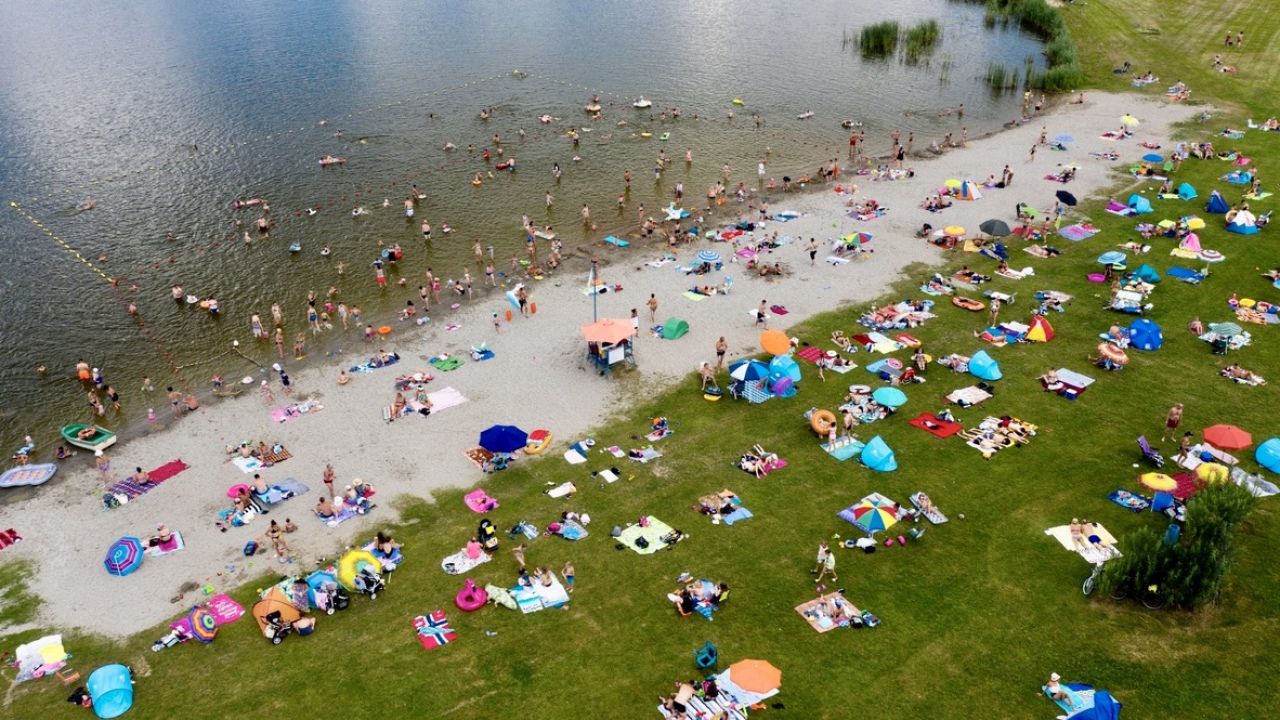 Do końca lipca zmarło ponad 661 tys. osób na świecie z powodu koronawirusa (fot. PAP/Darek Delmanowicz) Do końca lipca zmarło ponad 661 tys. osób na świecie z powodu koronawirusa (fot. PAP/Darek Delmanowicz)
