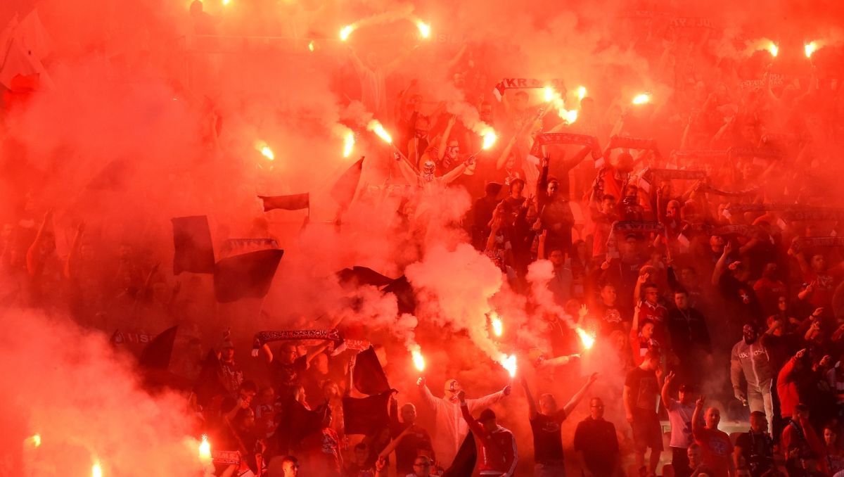 Skandaliczna Oprawa Wisla Odpowie Przed Komisja Ligi Sport Tvp Pl