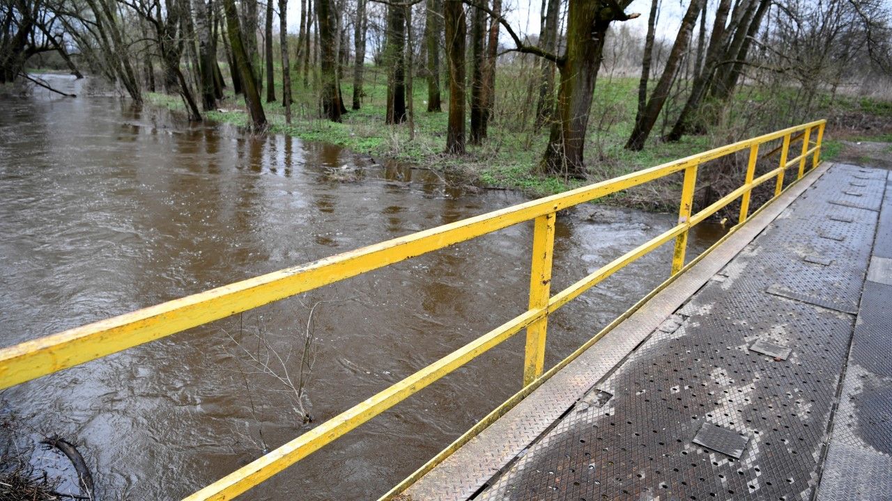 IMGW wydał alert drugiego stopnia dla części rzek w pięciu województwach na południu i wschodzie kraju(fot. arch. PAP/Darek Delmanowicz) IMGW wydał alert drugiego stopnia dla części rzek w pięciu województwach na południu i wschodzie kraju(fot. arch. PAP/Darek Delmanowicz)
