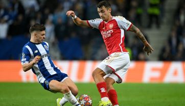 Jakub Kiwior (z prawej) w meczu z FC Porto (fot. Getty Images)