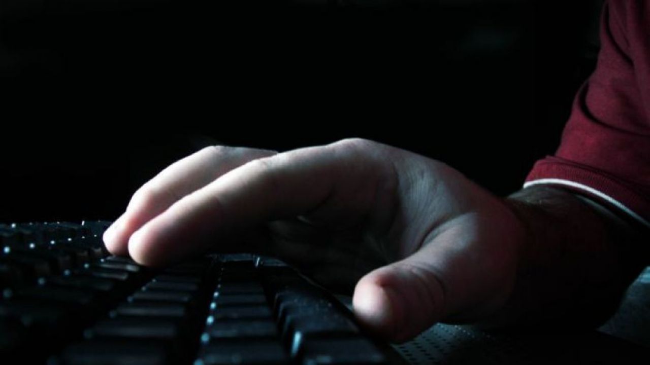 Rosyjskiemu hakerowi zarzuca się włamania do sieci trzech amerykańskich firm technologicznych (fot. sxc.hu/simonok) Rosyjskiemu hakerowi zarzuca się włamania do sieci trzech amerykańskich firm technologicznych (fot. sxc.hu/simonok)