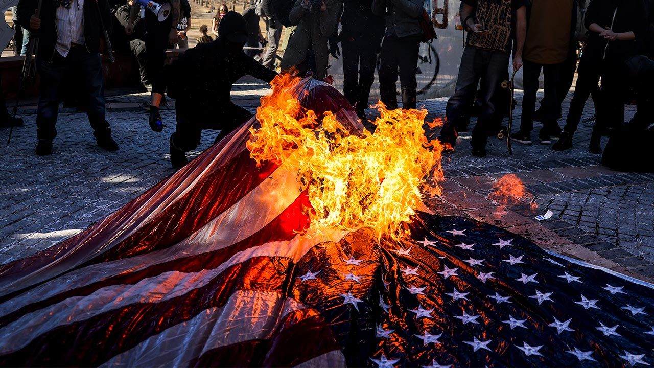 Podobna manifestacja odbyła się w Portland (fot. Michael Ciaglo/Getty Images) Podobna manifestacja odbyła się w Portland (fot. Michael Ciaglo/Getty Images)