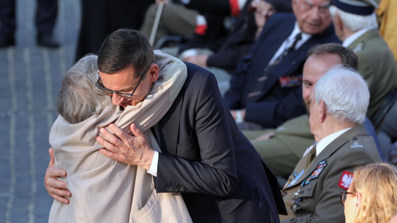 Premier Mateusz Morawiecki podczas uroczystego Apelu Pamięci (fot. PAP/Wojciech Olkuśnik) Premier Mateusz Morawiecki podczas uroczystego Apelu Pamięci (fot. PAP/Wojciech Olkuśnik)