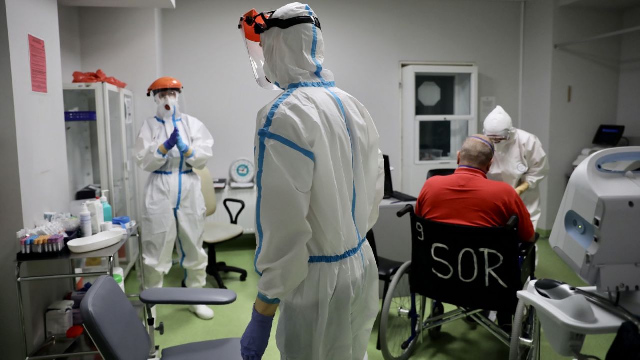 Najnowsze dane o epidemii (fot. PAP/Leszek Szymański) Najnowsze dane o epidemii (fot. PAP/Leszek Szymański)
