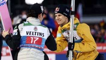 Ryoyu Kobayashi (L) i Andreas Wellinger (fot. PAP/EPA)