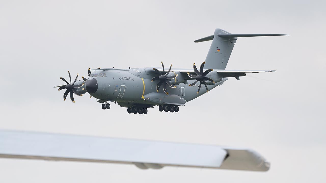 Dwa wojskowe samoloty transportowe Airbus zostały zatrzymane (fot. Forum/HAUKE-CHRISTIAN DITTRICH)