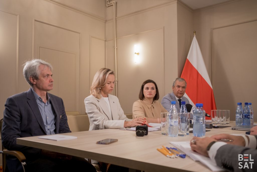 Паседжанне Аб’яднанага пераходнага кабінету. Варшава, Польшча. 15 ліпеня 2024 года. (Фота: Анастасія Дубровіна / Белсат)