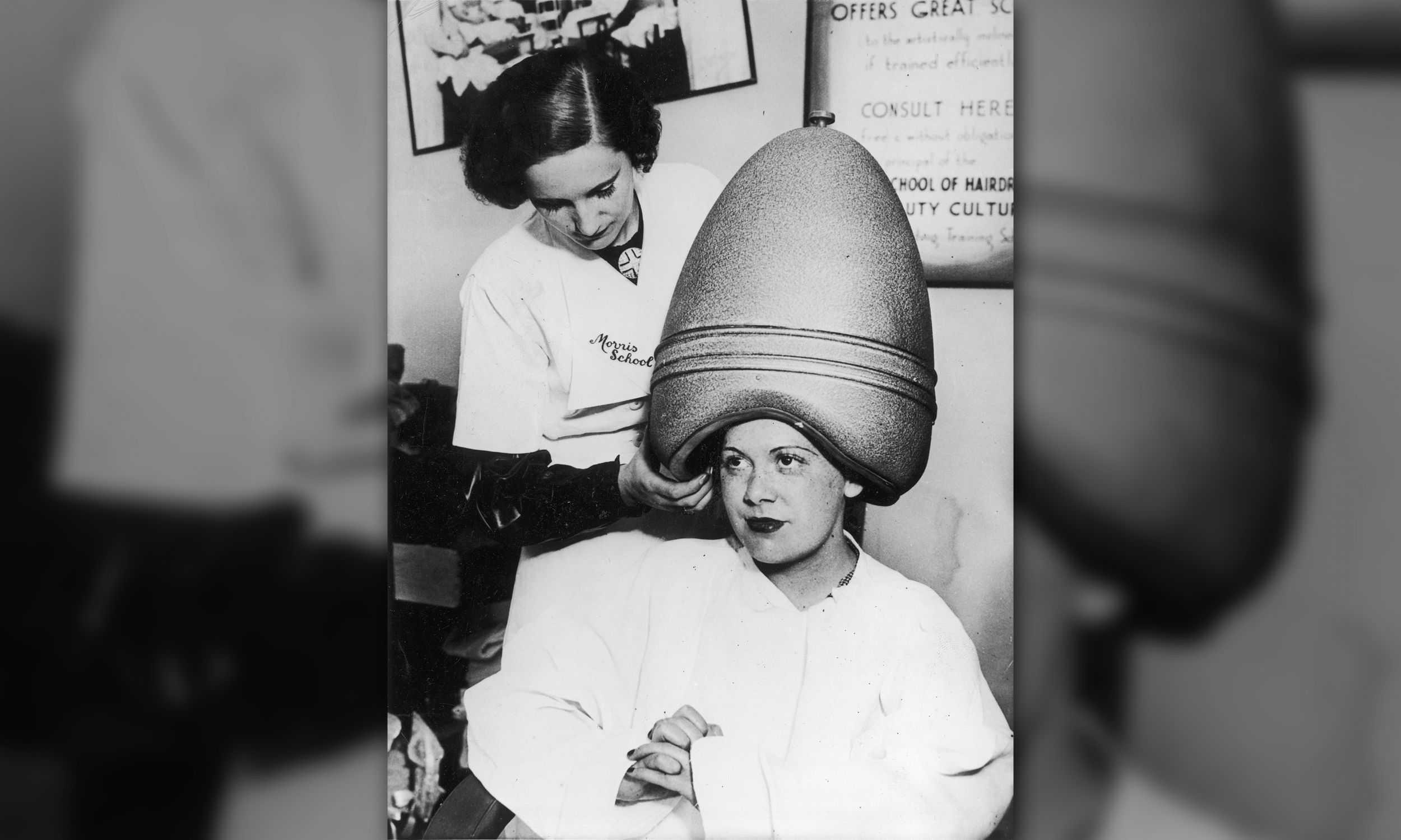 Nowy model profesjonalnej suszarki fryzjerskiej z 1935 roku (fot. mat.pras)